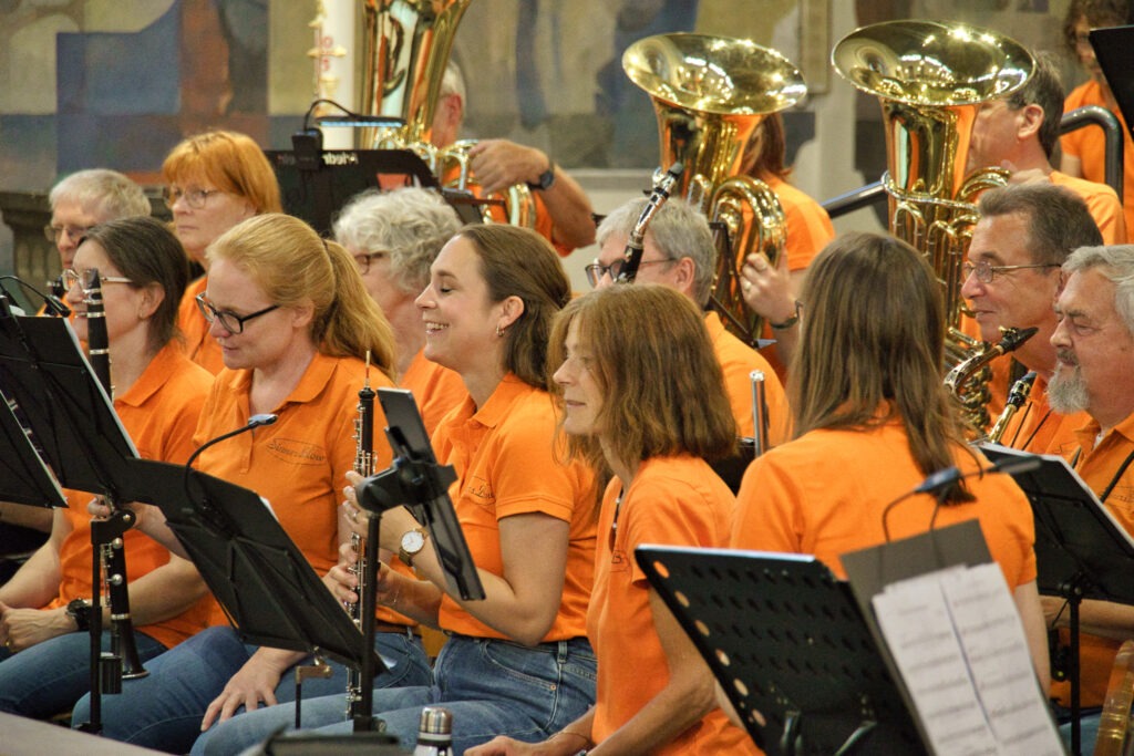 Teilansicht Orchester mit Klarinetten, Saxophone und Tuben (c) Rosario Monti